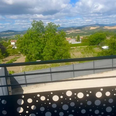 Saint Au Coeur De L Auvergne * Mirefleurs